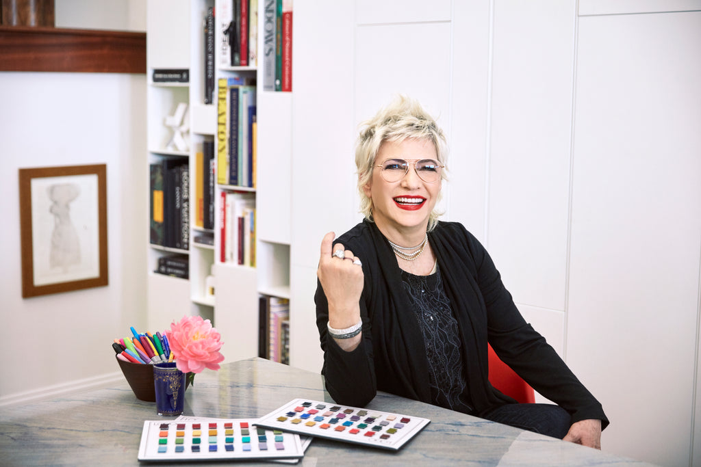 Want to know how old is Lori Goldstein? (We share the important details about her actual birth year easily)