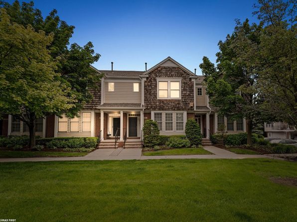 Want to find homes in Royal Oak Place? We list the top available properties for you right now!
