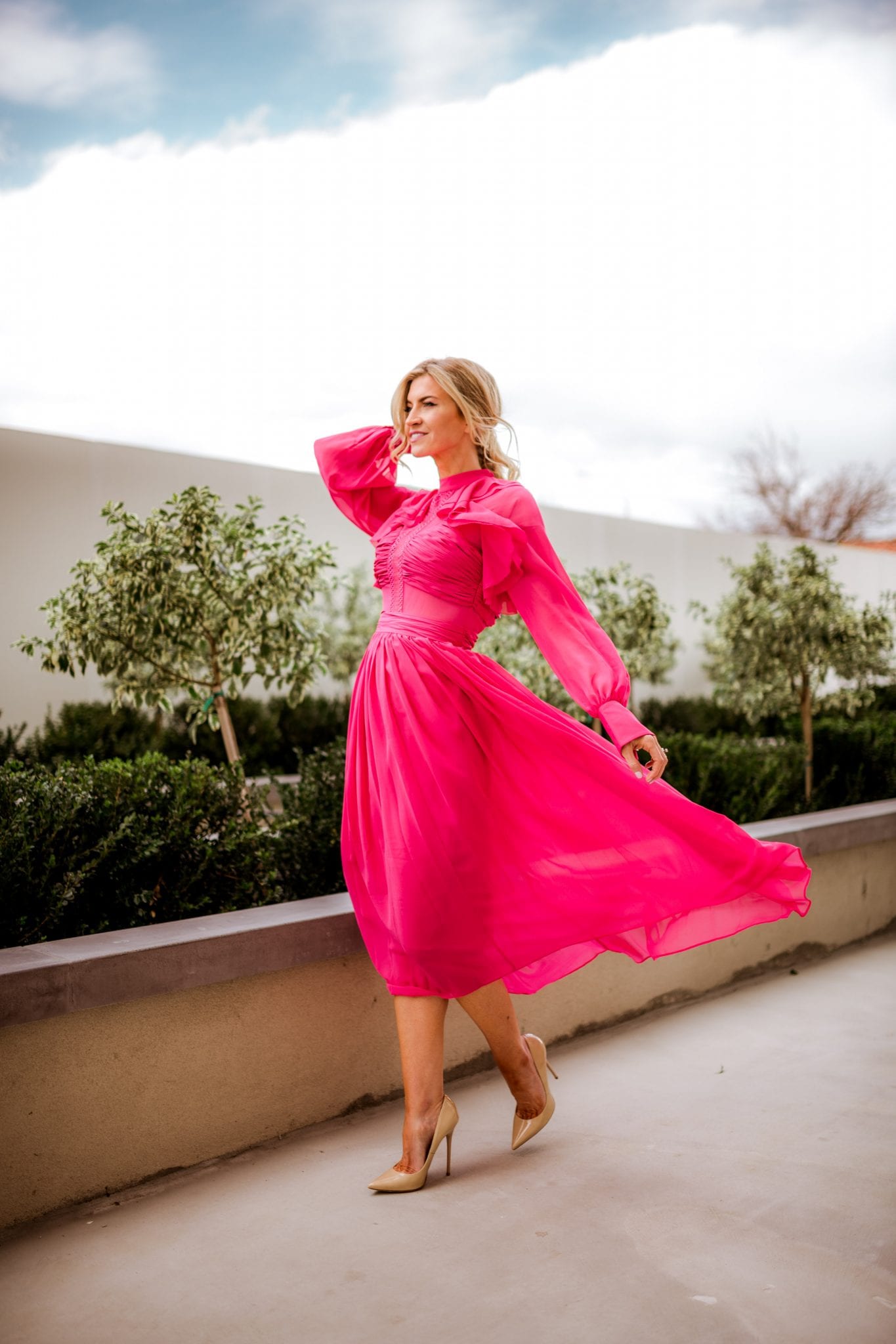 Hot pink outfits (See top picks)