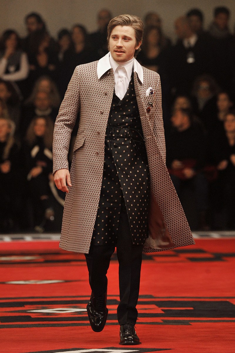 Where to Find the Best Villain Fashion Show Prada Examples? From Runways to Street Style Stars.