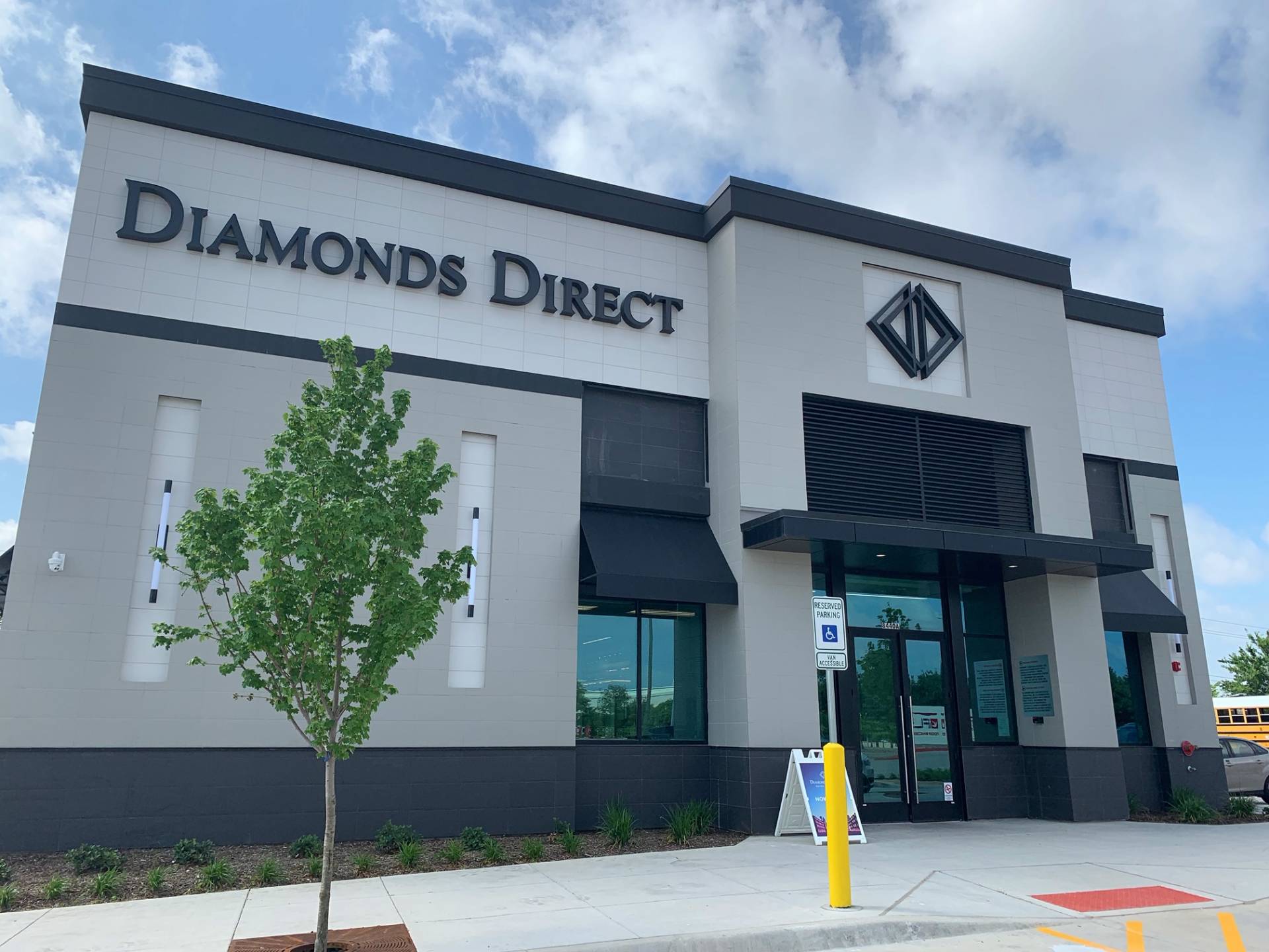 Why choose Diamonds Direct Hous? Top reasons to buy diamonds here!