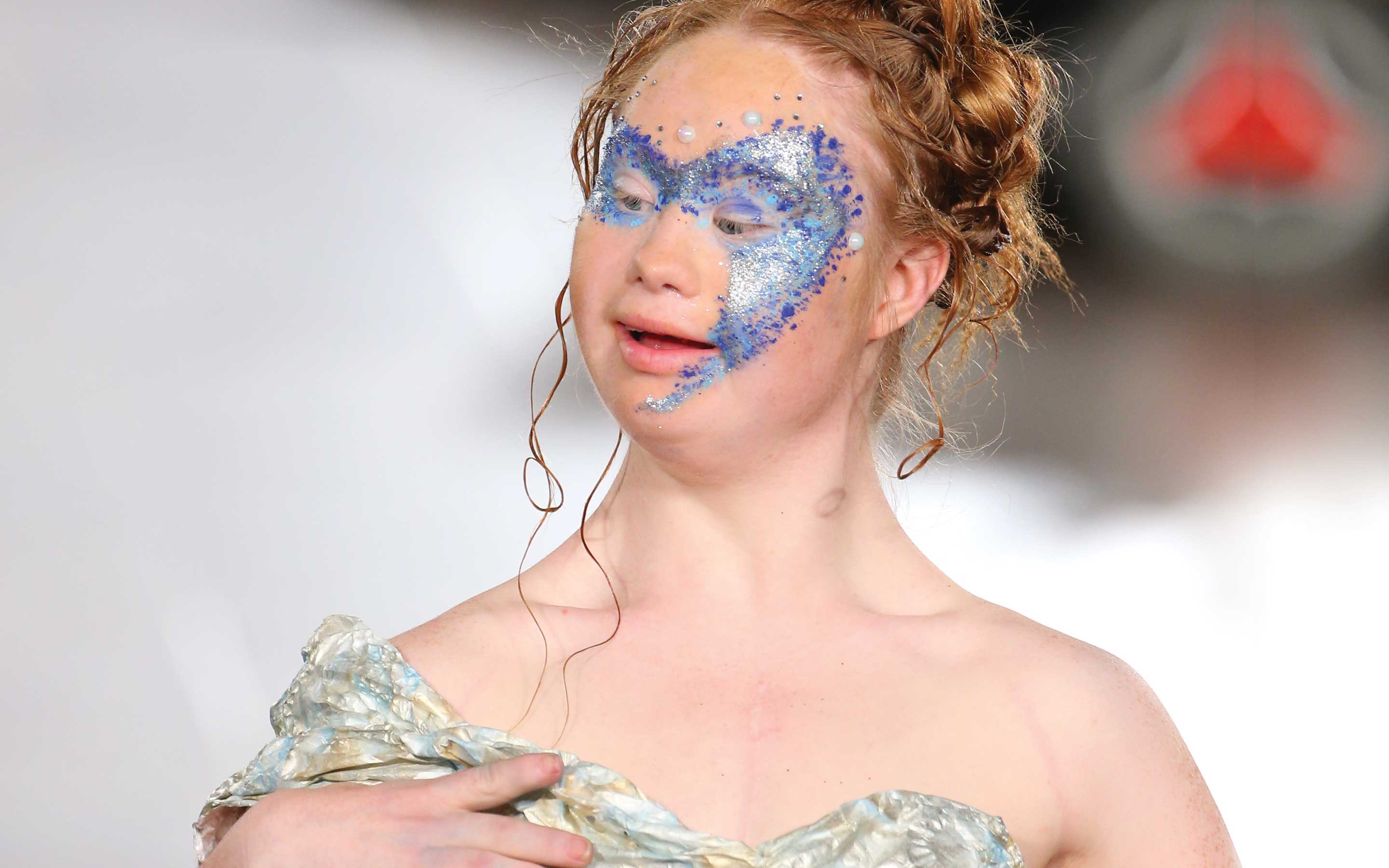 Modeling like Valentijn de Hingh: Inclusive Fashion Tips Inside!