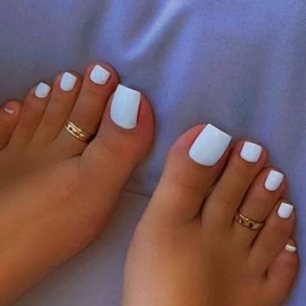 White toe nail designs simple and cute find your best style now