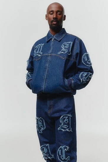 Palace streetwear marketing manager tips strategies to succeed in streetwear marketing.