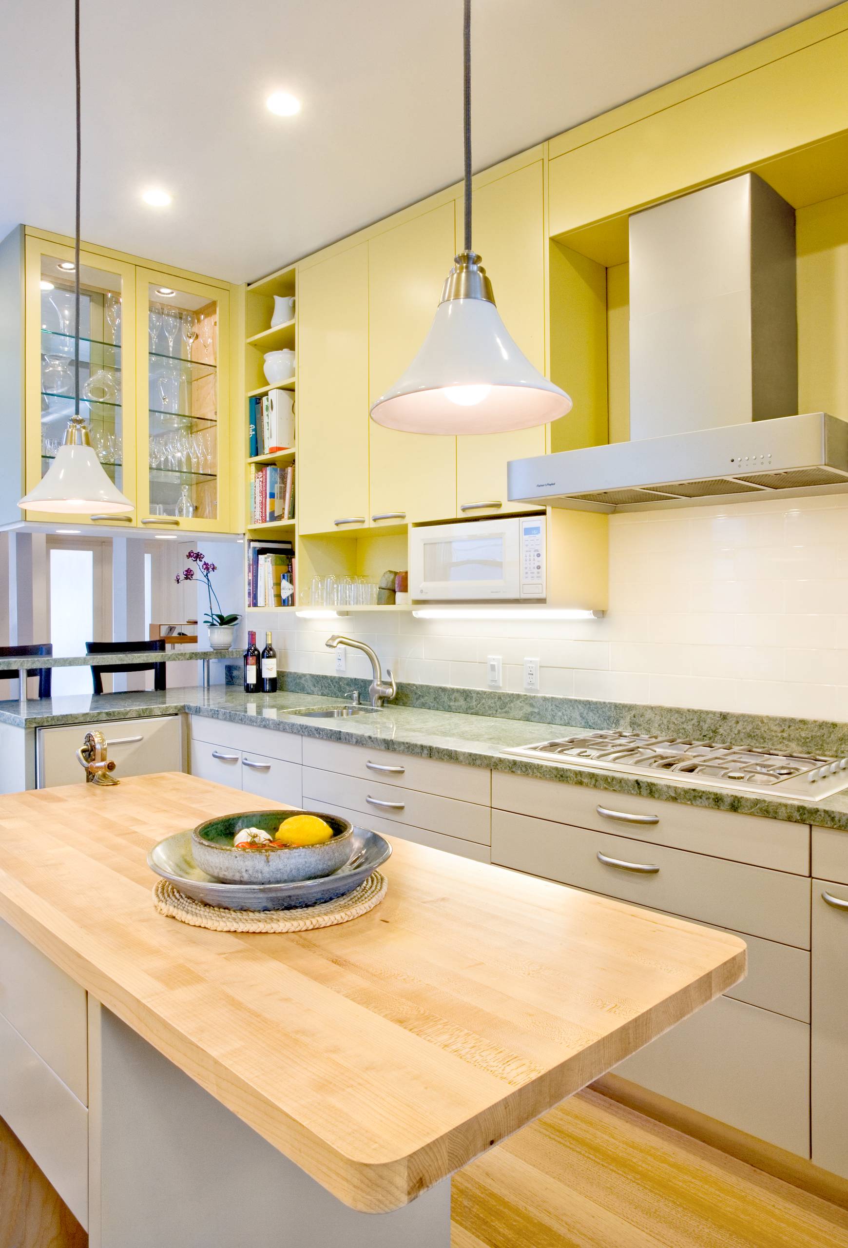 Why White with Yellow Looks So Good? Secret Color Matching Tips!