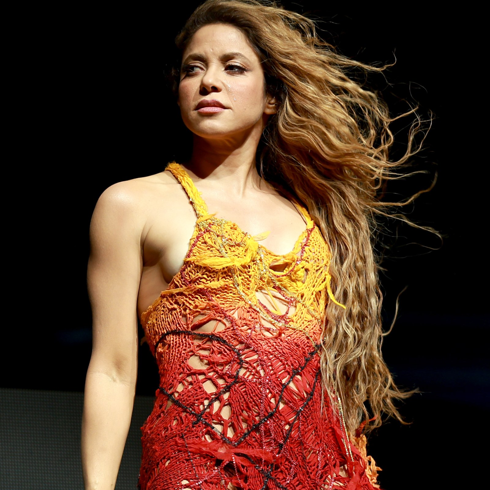 Shakira Outfits Review: Her Most Amazing Fashion Moments Captured