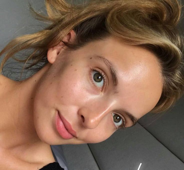 Where to find Jodie Comer no makeup photos? 7 candid shots fans love most